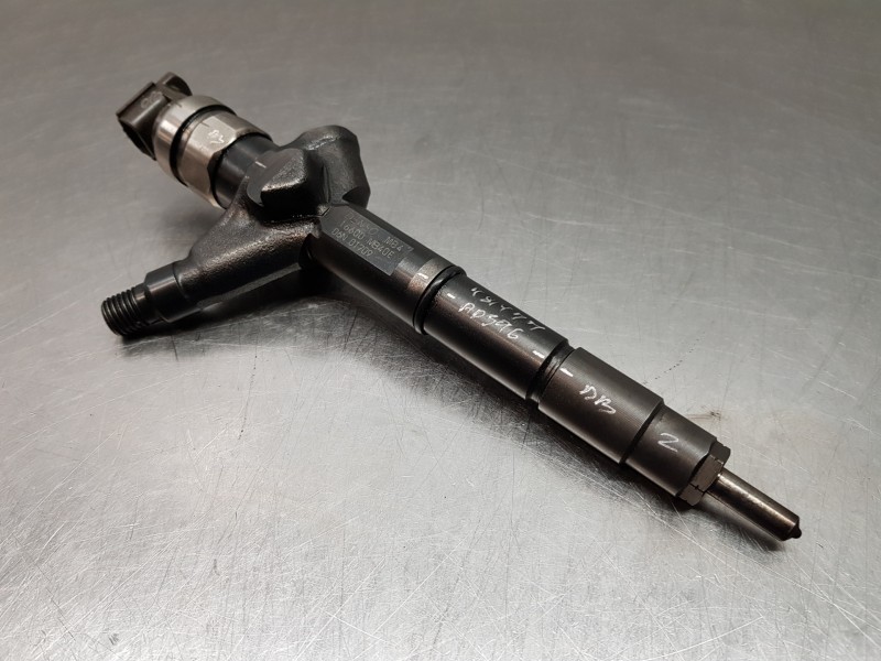 Recambio de inyector para renault maxity 130 dxi referencia OEM IAM 16600MB40E  