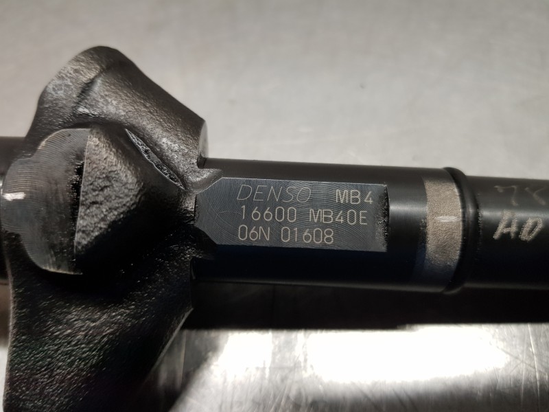 Recambio de inyector para renault maxity 130 dxi referencia OEM IAM 16600MB40E  
