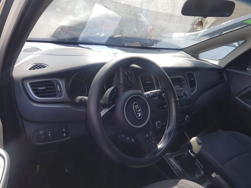 kia carens ( ) del año 2016