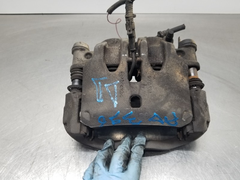 Recambio de pinza freno delantera derecha para renault maxity 130 dxi referencia OEM IAM 7485121662  