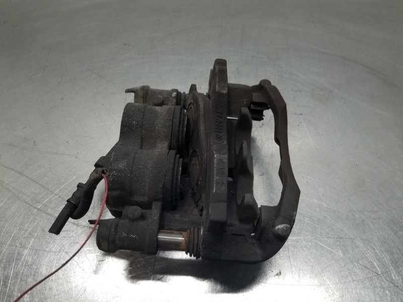 Recambio de pinza freno delantera derecha para renault maxity 130 dxi referencia OEM IAM 7485121662  