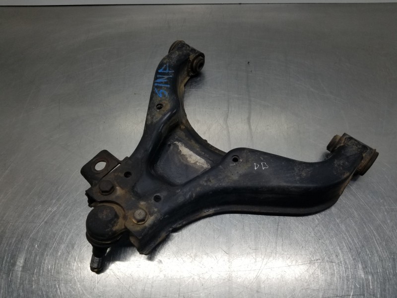 Recambio de brazo suspension inferior delantero izquierdo para renault maxity 130 dxi referencia OEM IAM 7485129920  