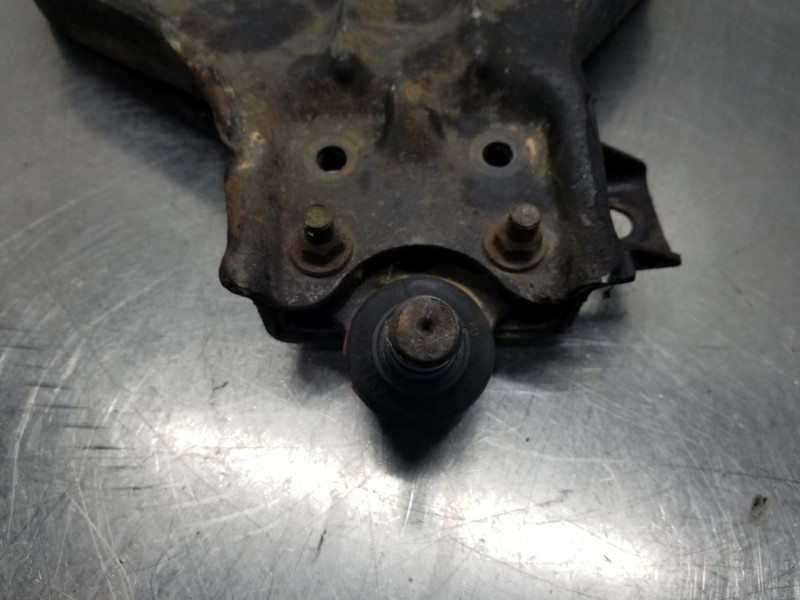 Recambio de brazo suspension inferior delantero izquierdo para renault maxity 130 dxi referencia OEM IAM 7485129920  