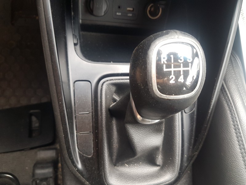 kia carens ( ) del año 2017