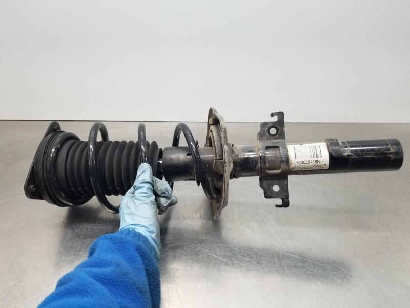 Recambio de amortiguador delantero izquierdo para renault megane iv berlina 5p fastback referencia OEM IAM 543025418R   Recambio de amortiguador delantero izquierdo para renault megane iv berlina 5p fastback referencia OEM IAM 543025418R