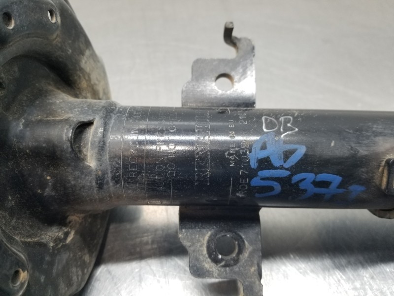 Recambio de amortiguador delantero izquierdo para renault megane iv berlina 5p fastback referencia OEM IAM 543025418R   Recambio de amortiguador delantero izquierdo para renault megane iv berlina 5p fastback referencia OEM IAM 543025418R