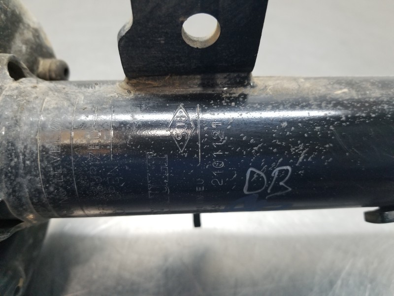 Recambio de amortiguador delantero izquierdo para renault megane iv berlina 5p fastback referencia OEM IAM 543025418R   Recambio de amortiguador delantero izquierdo para renault megane iv berlina 5p fastback referencia OEM IAM 543025418R