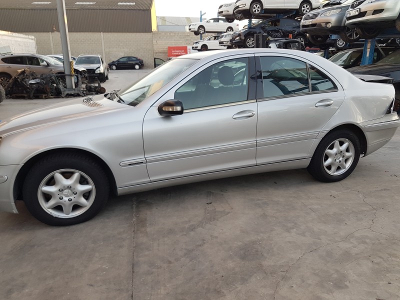 mercedes clase c (w203) berlina del año 2001