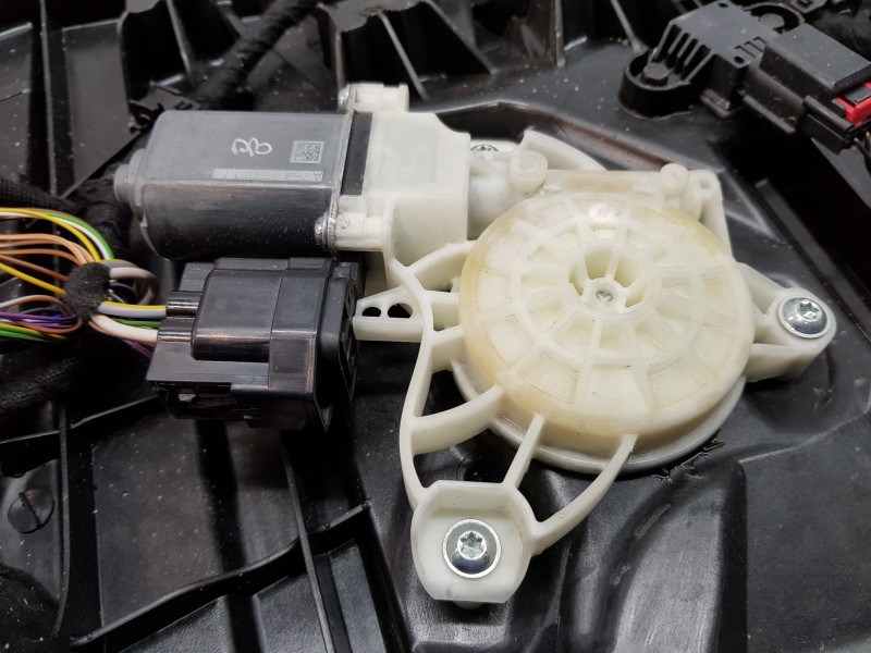 Recambio de elevalunas delantero derecho para ford fiesta (ce1) ecoboost active referencia OEM IAM 2499846 H1BBA23208CF 2422344