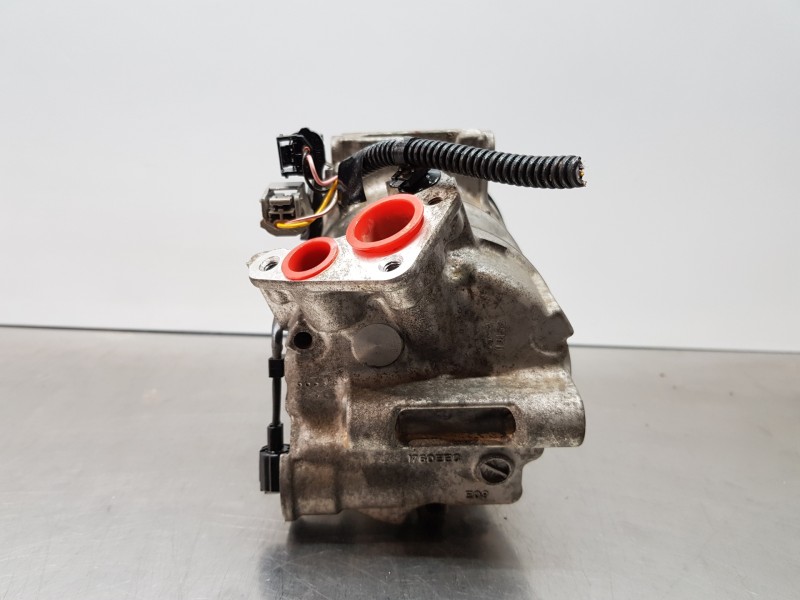 Recambio de compresor aire acondicionado para renault megane iv berlina 5p fastback referencia OEM IAM 926001268R  