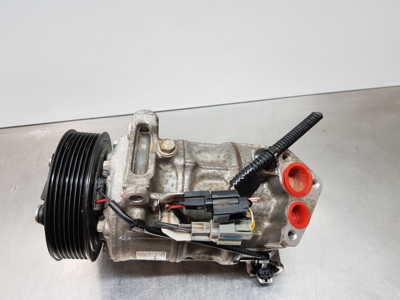 Recambio de compresor aire acondicionado para renault megane iv berlina 5p fastback referencia OEM IAM 926001268R  