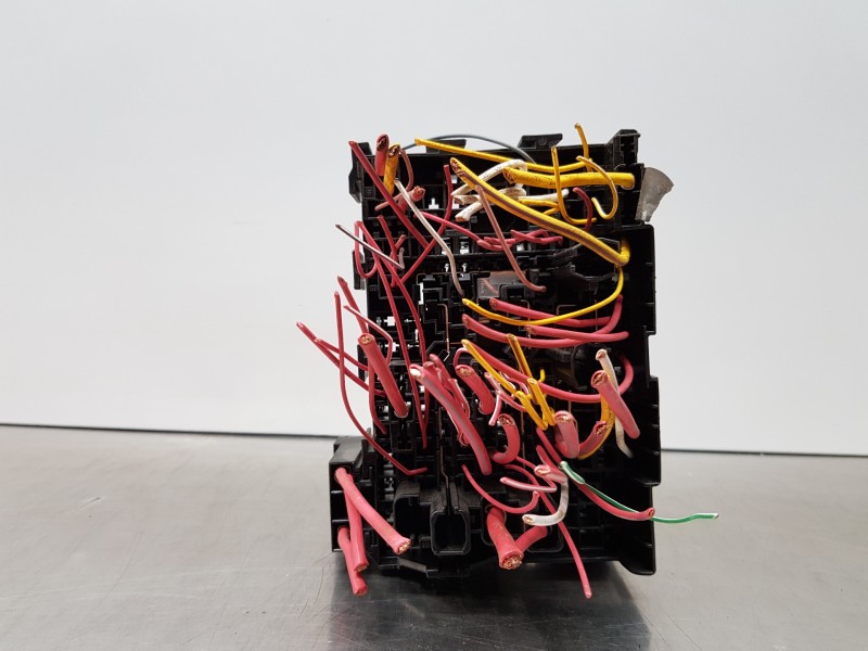 Recambio de caja reles / fusibles para renault megane iv berlina 5p fastback referencia OEM IAM 243800453R   Recambio de caja reles / fusibles para renault megane iv berlina 5p fastback referencia OEM IAM 243800453R