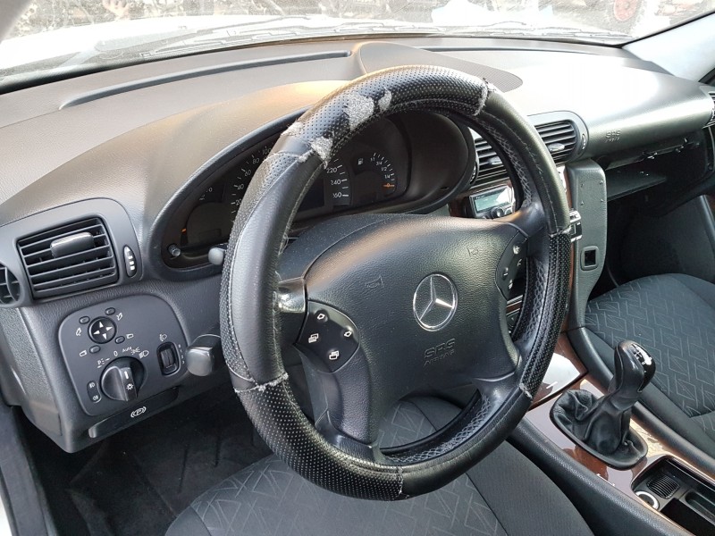 mercedes clase c (w203) berlina del año 2001