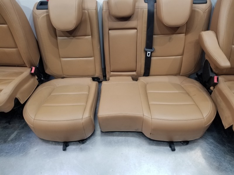 Recambio de juego asientos completo para opel mokka x selective referencia OEM IAM 42522859 42523464 42498946 Recambio de juego asientos completo para opel mokka x selective referencia OEM IAM 42522859 42523464 42498946