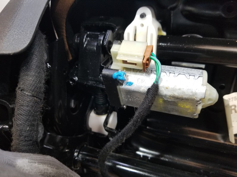 Recambio de juego asientos completo para opel mokka x selective referencia OEM IAM 42522859 42523464 42498946 Recambio de juego asientos completo para opel mokka x selective referencia OEM IAM 42522859 42523464 42498946