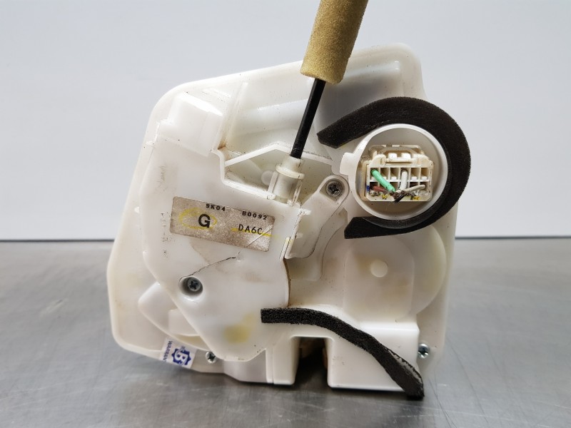 Recambio de cerradura puerta delantera derecha para mazda 2 lim. () origin referencia OEM IAM DA6C58310  