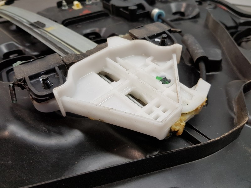 Recambio de elevalunas delantero derecho para mazda 2 lim. () origin referencia OEM IAM BHN95858X DA6C5897XA DA6C5897X