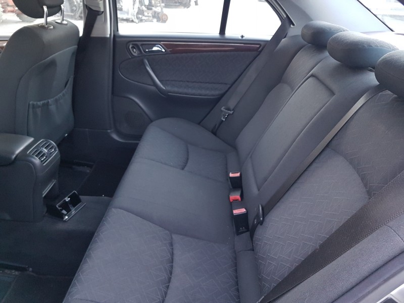 mercedes clase c (w203) berlina del año 2001