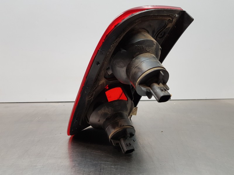 Recambio de piloto trasero derecho para land rover freelander (ln) 4x4 referencia OEM IAM AMR4003 1H5Z15K201AA XFB000300