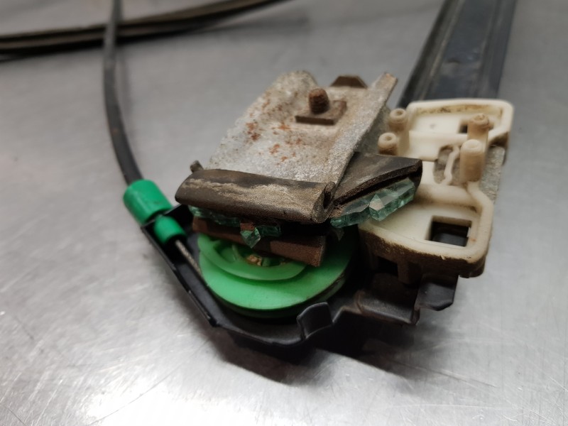 Recambio de elevalunas delantero derecho para land rover freelander (ln) 4x4 referencia OEM IAM ASR1584 1H5Z7823201EA  Recambio de elevalunas delantero derecho para land rover freelander (ln) 4x4 referencia OEM IAM ASR1584 1H5Z7823201EA