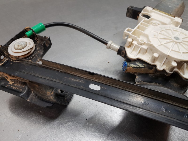 Recambio de elevalunas delantero derecho para land rover freelander (ln) 4x4 referencia OEM IAM ASR1584 1H5Z7823201EA  Recambio de elevalunas delantero derecho para land rover freelander (ln) 4x4 referencia OEM IAM ASR1584 1H5Z7823201EA