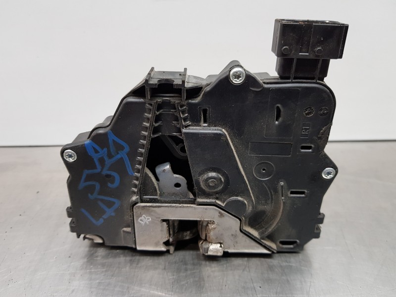 Recambio de cerradura puerta lateral derecha para citroen jumper kasten bluehdi referencia OEM IAM 1393801080 1633563680  Recambio de cerradura puerta lateral derecha para citroen jumper kasten bluehdi referencia OEM IAM 1393801080 1633563680