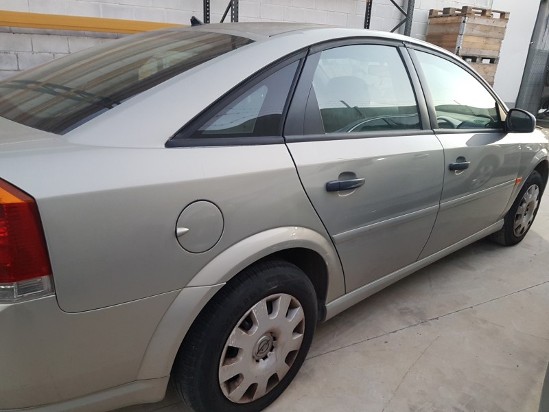 opel vectra c berlina del año 2002