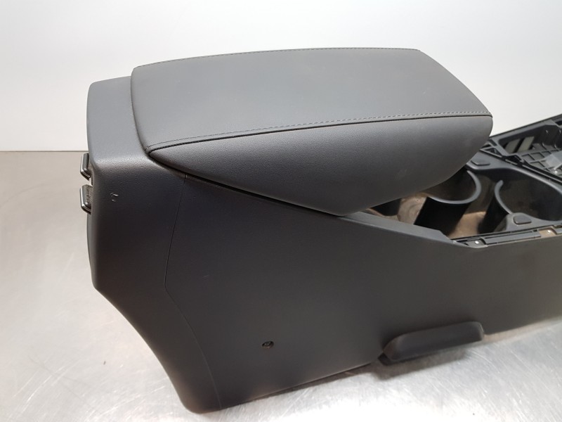 Recambio de apoyabrazos central para kia niro concept referencia OEM IAM 84660AT000CCV 84611AT000CCV 