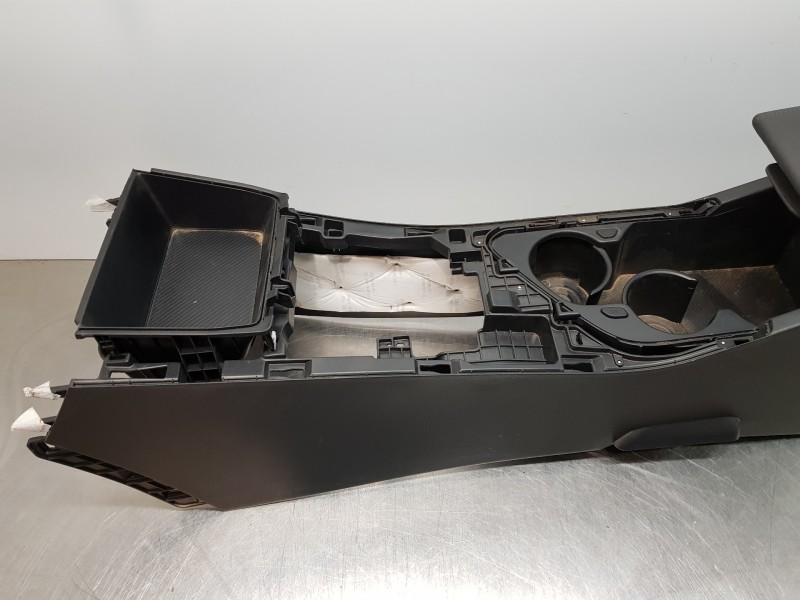 Recambio de apoyabrazos central para kia niro concept referencia OEM IAM 84660AT000CCV 84611AT000CCV 