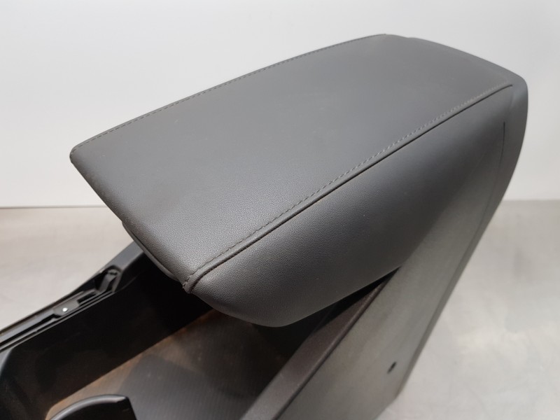 Recambio de apoyabrazos central para kia niro concept referencia OEM IAM 84660AT000CCV 84611AT000CCV 