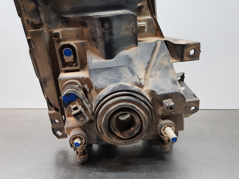 Recambio de faro izquierdo para renault maxity 130 dxi referencia OEM IAM 26060MB40A 89317191 7485152481