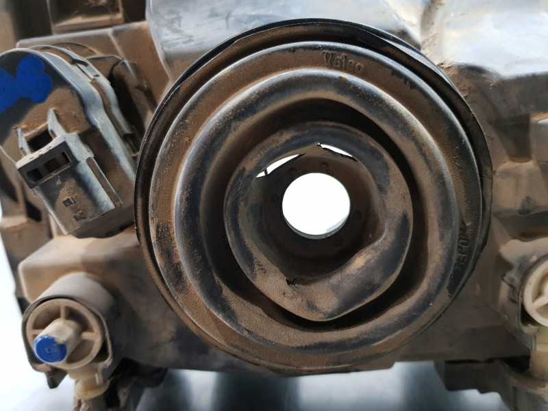 Recambio de faro izquierdo para renault maxity 130 dxi referencia OEM IAM 26060MB40A 89317191 7485152481