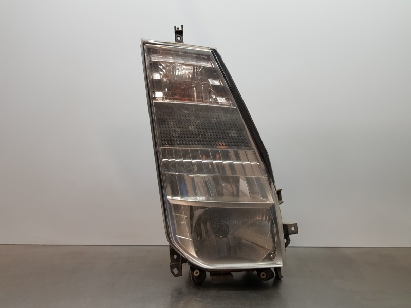 Recambio de faro derecho para renault maxity 130 dxi referencia OEM IAM 26010MB40A 89317201 7485152479