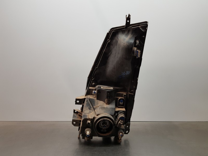 Recambio de faro derecho para renault maxity 130 dxi referencia OEM IAM 26010MB40A 89317201 7485152479