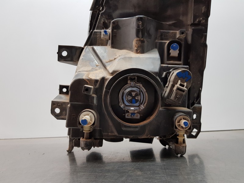 Recambio de faro derecho para renault maxity 130 dxi referencia OEM IAM 26010MB40A 89317201 7485152479