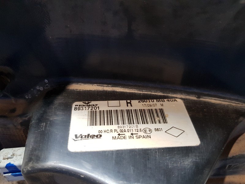 Recambio de faro derecho para renault maxity 130 dxi referencia OEM IAM 26010MB40A 89317201 7485152479