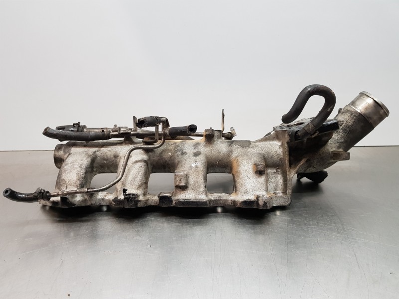 Recambio de colector admision para renault maxity 130 dxi referencia OEM IAM 7485122129  