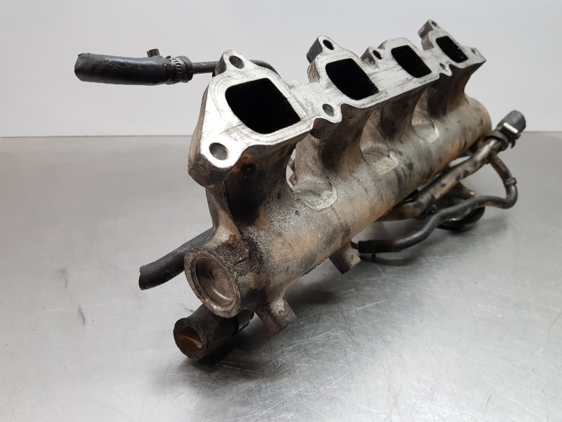 Recambio de colector admision para renault maxity 130 dxi referencia OEM IAM 7485122129  