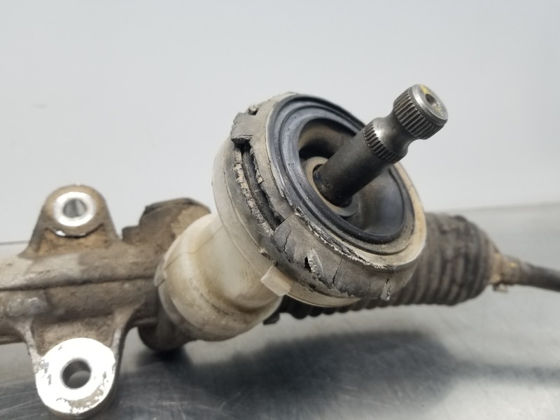 Recambio de cremallera direccion para hyundai i20 classic referencia OEM IAM 565001J500  