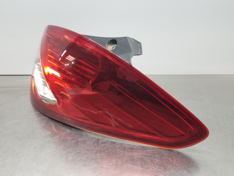 Recambio de piloto trasero derecho para hyundai i20 classic referencia OEM IAM 924021J000  