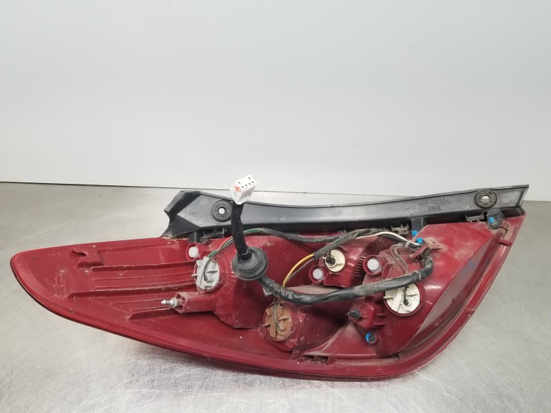 Recambio de piloto trasero derecho para hyundai i20 classic referencia OEM IAM 924021J000  