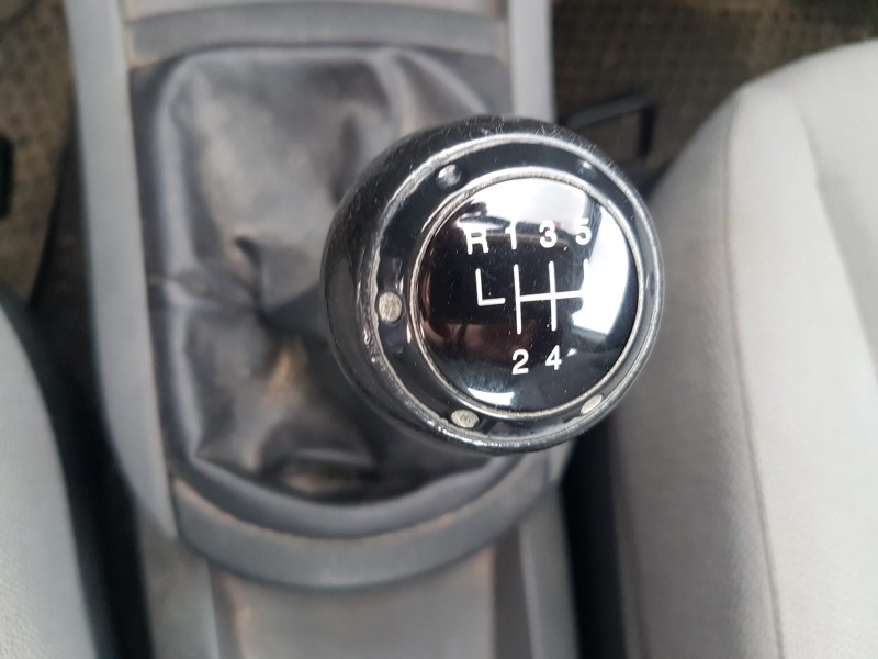 seat ibiza (6l1) del año 2003