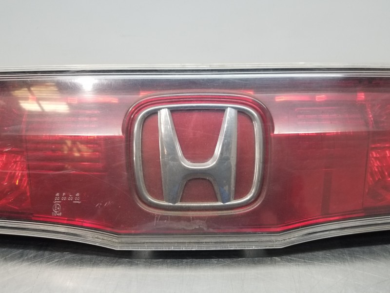 Recambio de piloto trasero central para honda civic berlina 5 (fk) hatchback referencia OEM IAM 33701SMGG04  