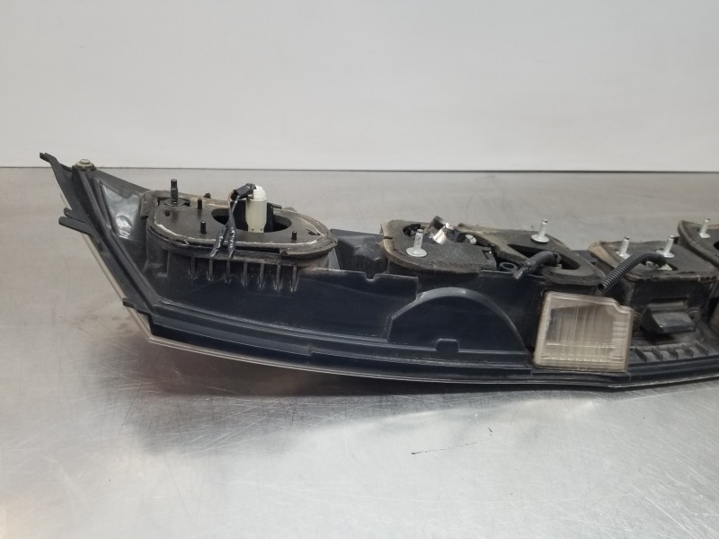 Recambio de piloto trasero central para honda civic berlina 5 (fk) hatchback referencia OEM IAM 33701SMGG04  