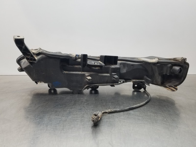 Recambio de piloto delantero derecho para lexus nx essence referencia OEM IAM 8161078090  