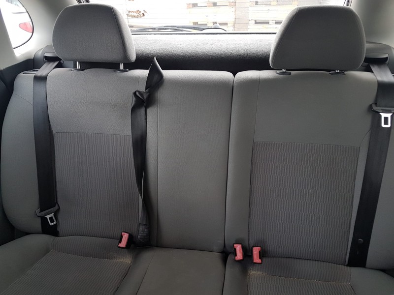 seat ibiza (6l1) del año 2003