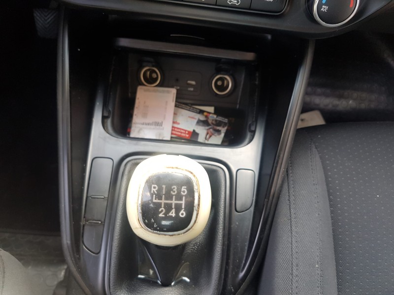 kia carens ( ) del año 2016