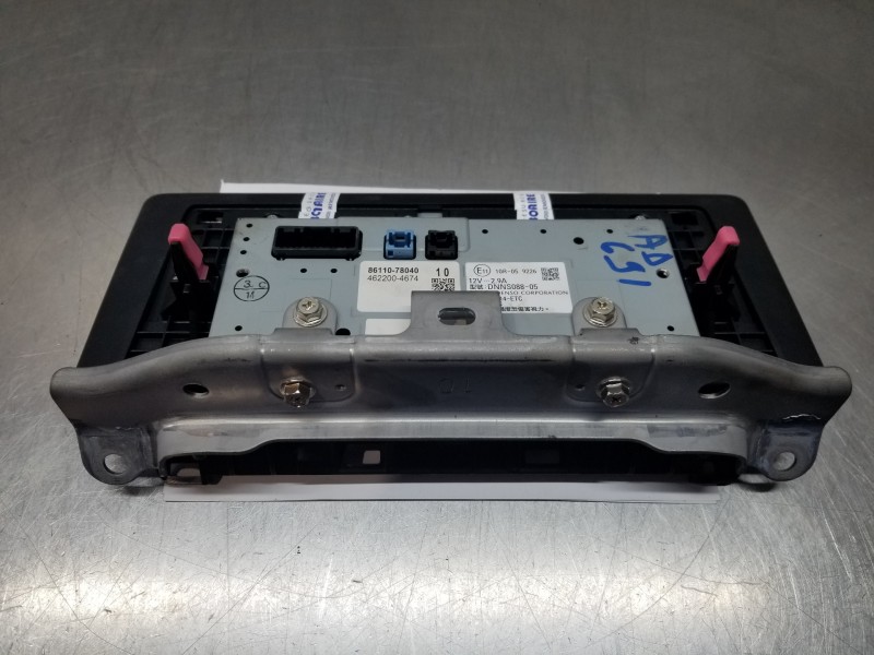 Recambio de pantalla multifuncion para lexus nx essence referencia OEM IAM 8611078040  