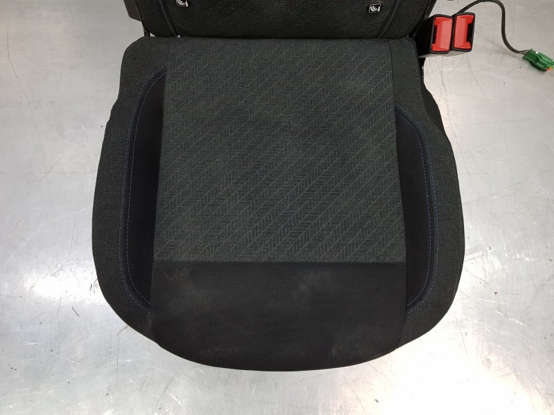 Recambio de asientos trasero derecho para peugeot rifter active pack referencia OEM IAM 9821885580  