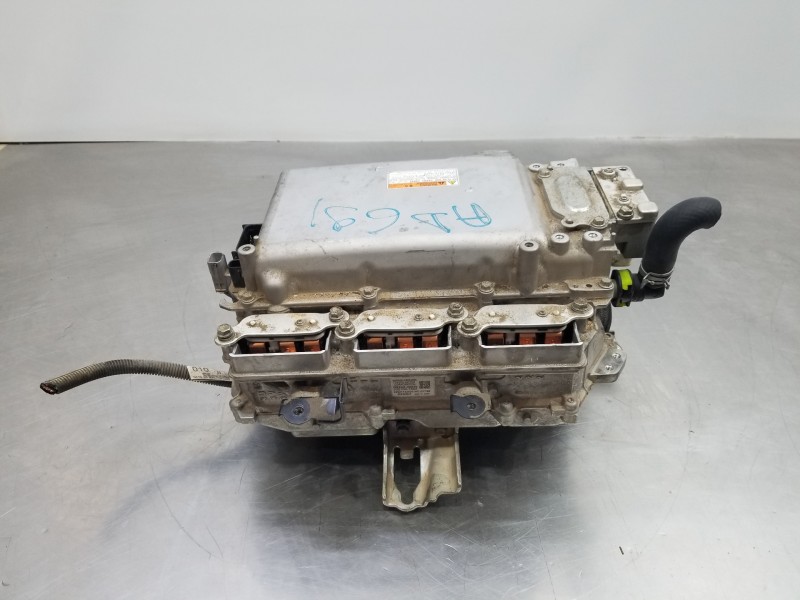 Recambio de bateria para lexus nx essence referencia OEM IAM G92A042030  